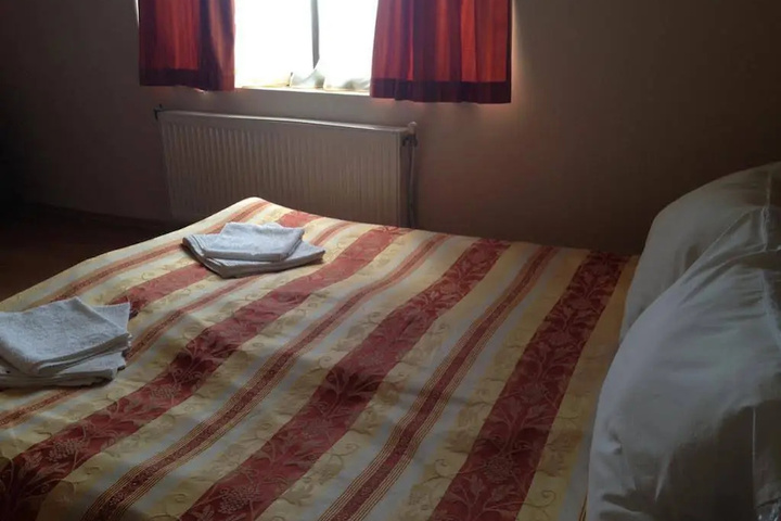 Room 4 of 13