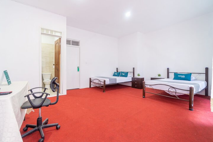 Room 4 of 16