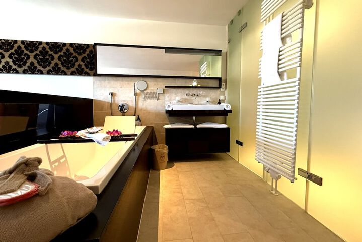 Room 81 of 205