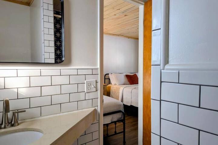 Room 43 of 53
