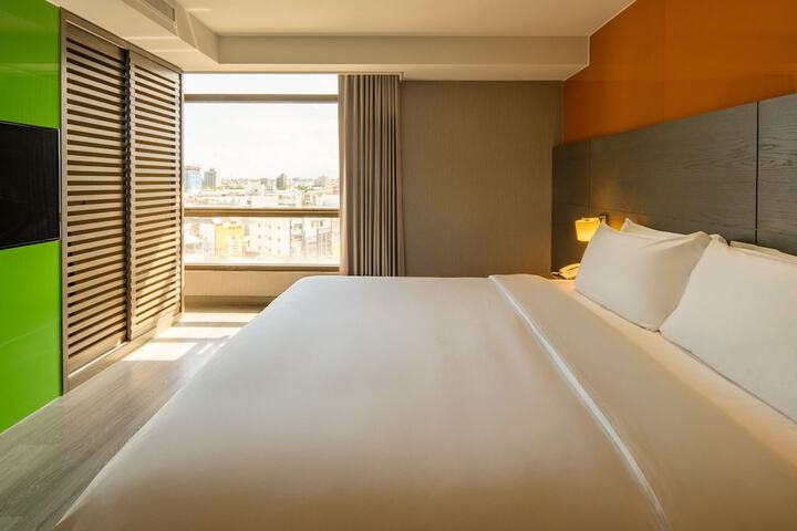 Room 42 of 120