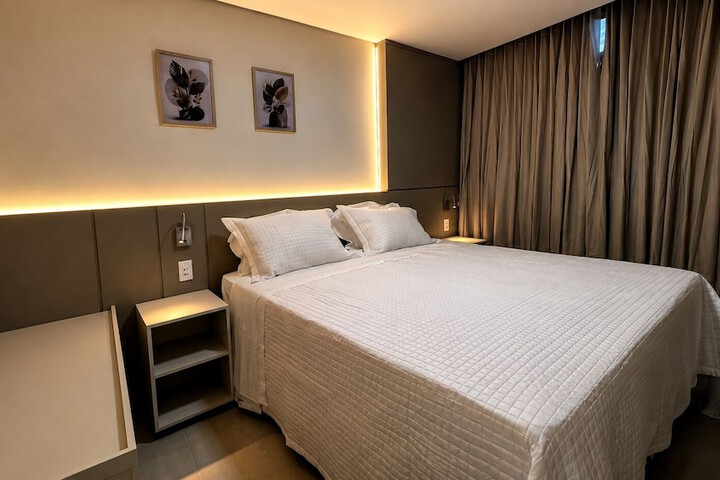 Room 13 of 87