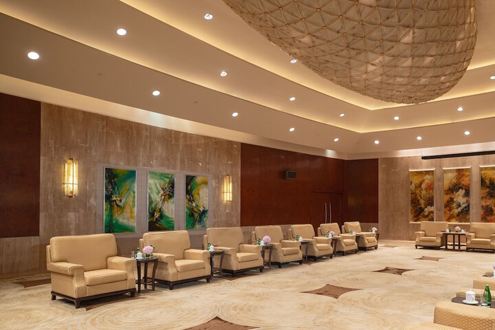 Business Center 48 of 55