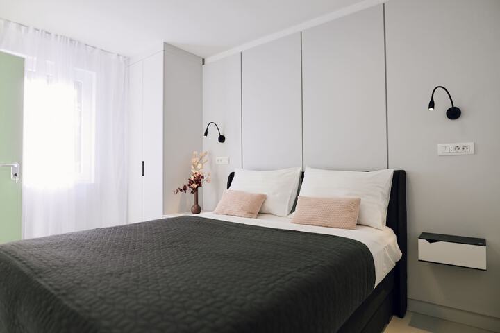 Room 3 of 62