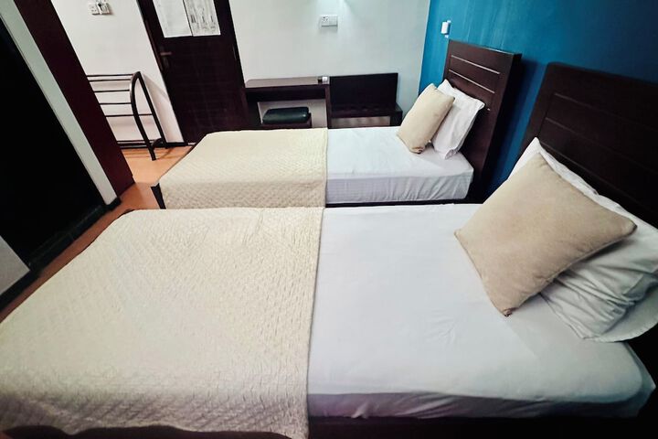 Room 38 of 62