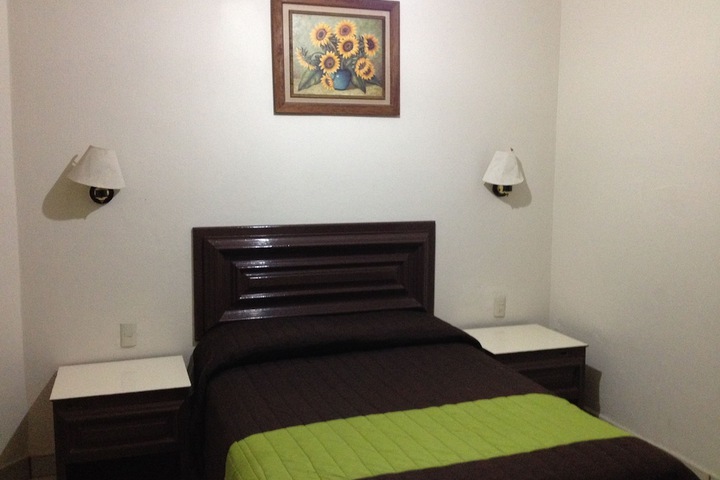 Room 9 of 15