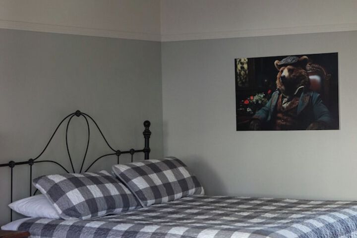 Room 4 of 43