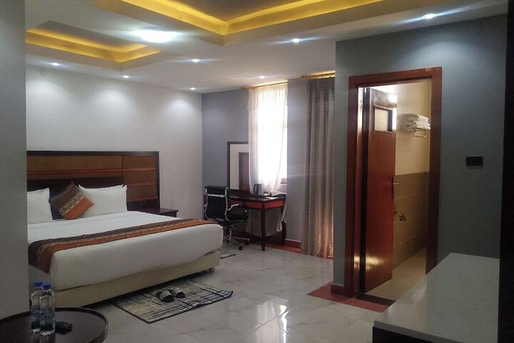 Room 18 of 31