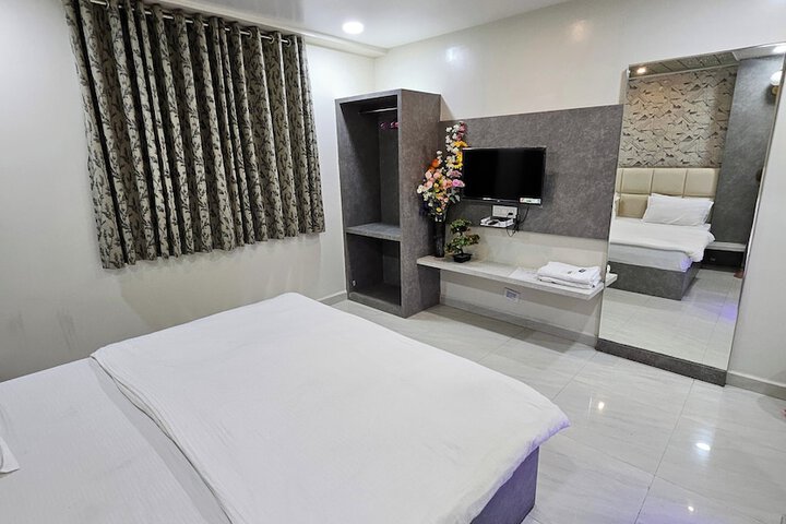 Room 5 of 36