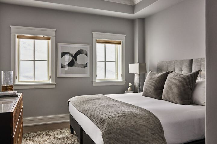 Room 71 of 382