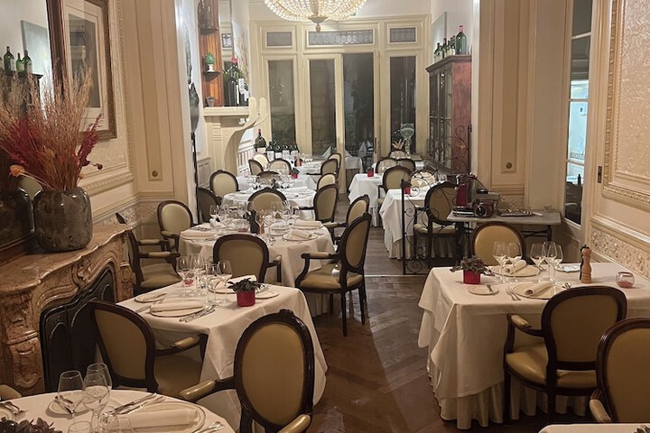 Dining 62 of 109