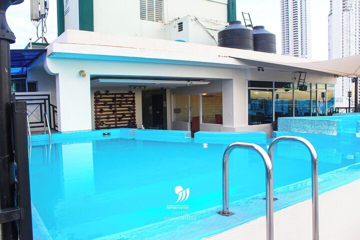 Hotel with Pool