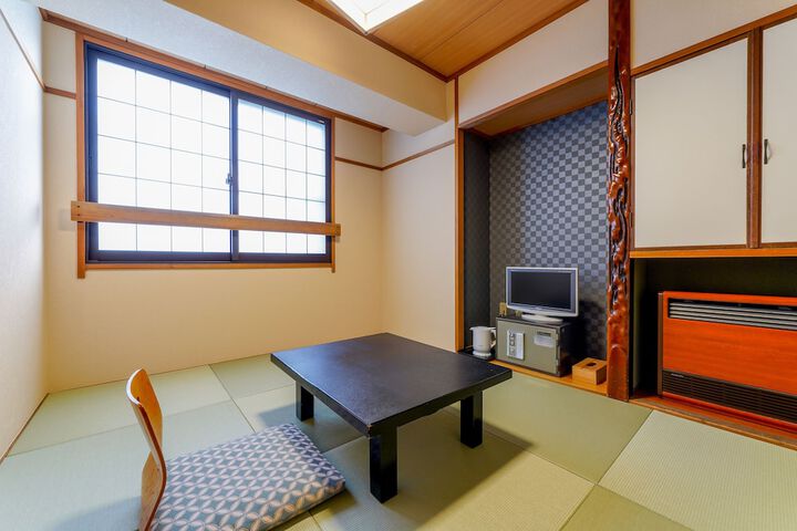 Room 9 of 22