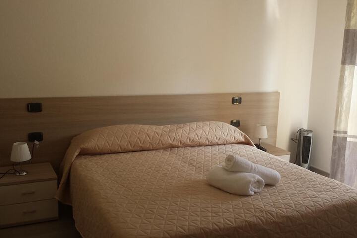 Room 15 of 37