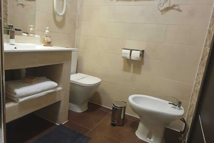 Room 12 of 39
