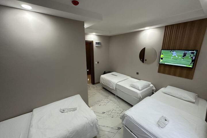 Room 11 of 40