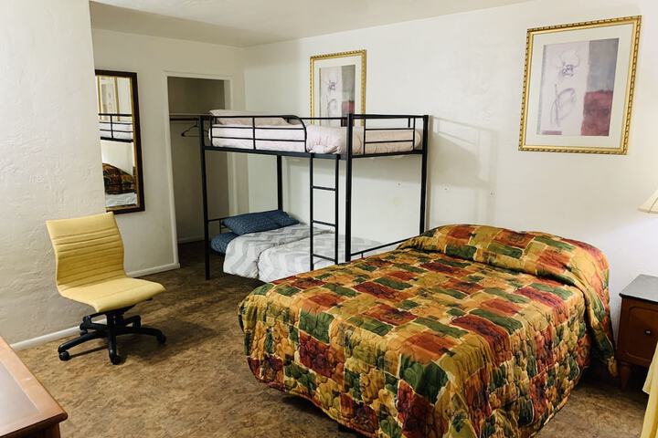 Room 8 of 32