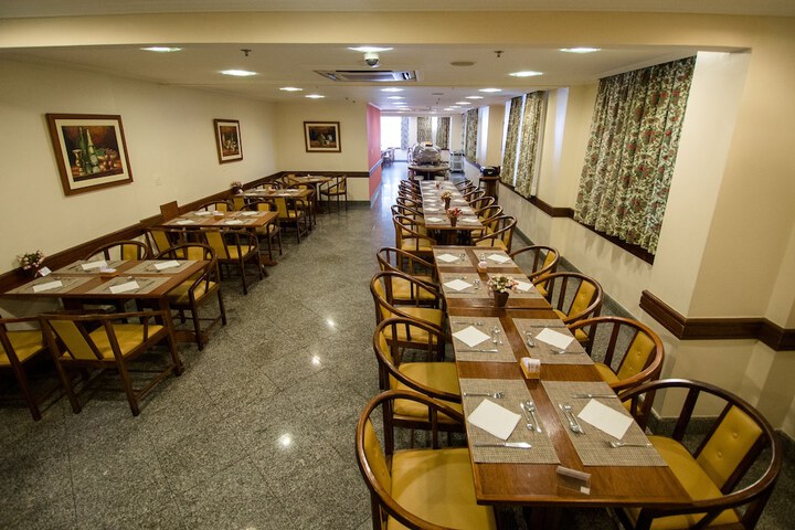 Dining 44 of 62