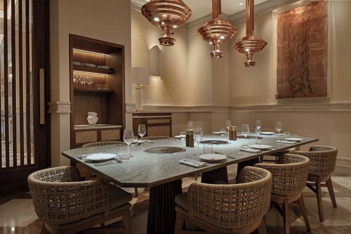 Dining 59 of 93