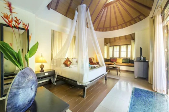 Room 28 of 114