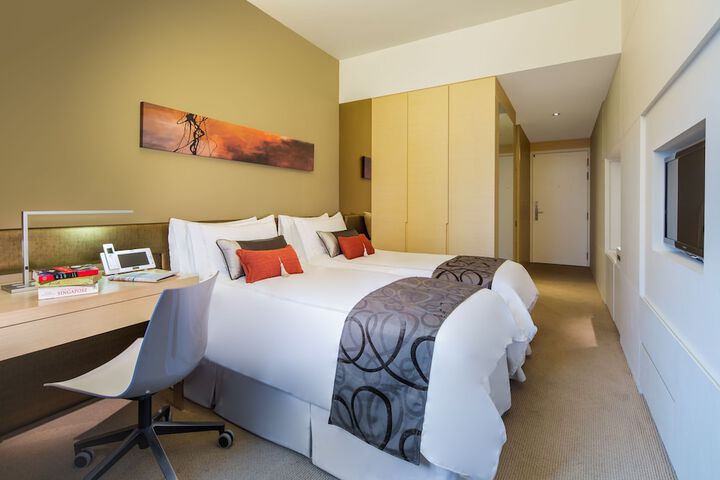 Room 5 of 34