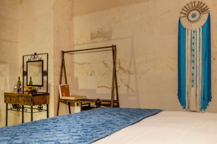 Room 73 of 121