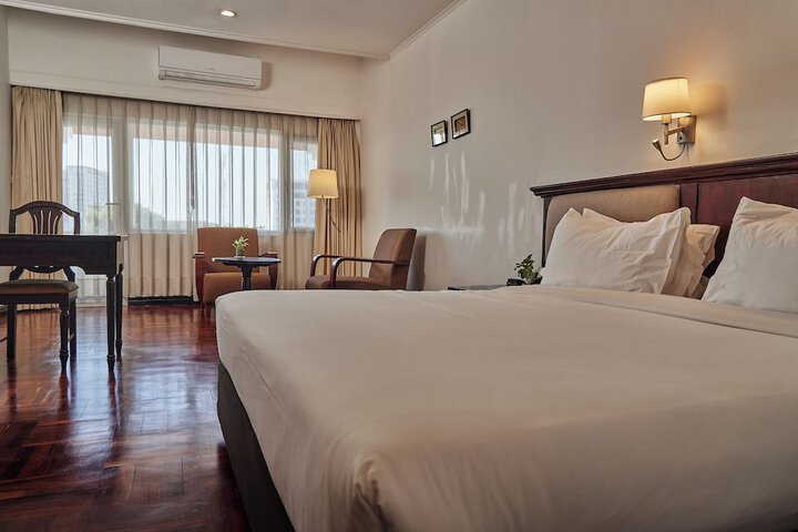 Room 28 of 106