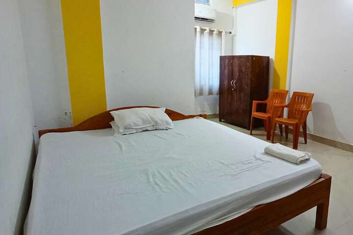 Room 7 of 32