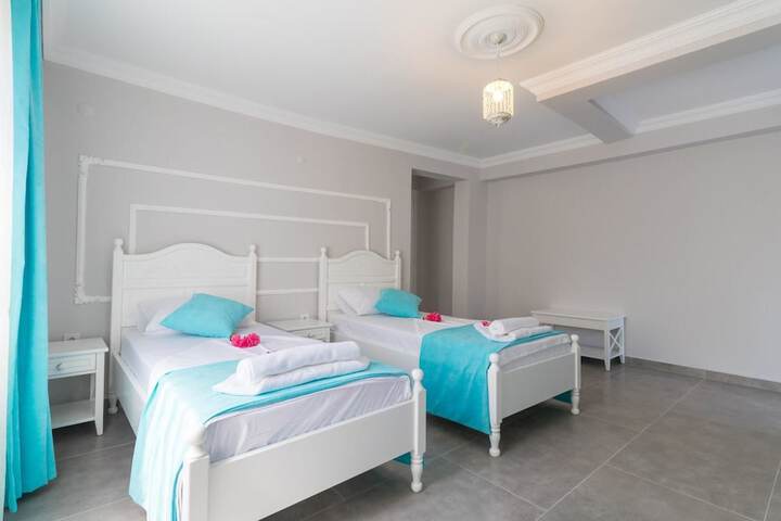 Room 18 of 22
