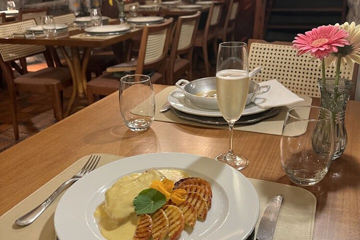 Dining 80 of 110