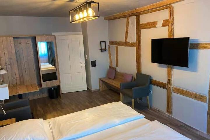 Room 10 of 35