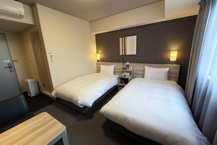 Room 11 of 35