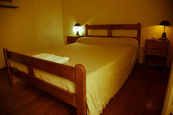 Room 5 of 15