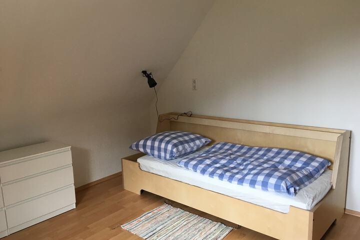 Room 9 of 48