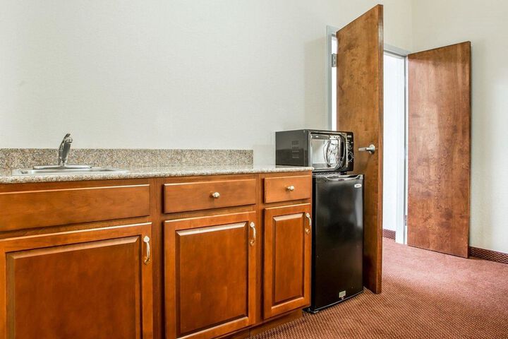 Room 9 of 79