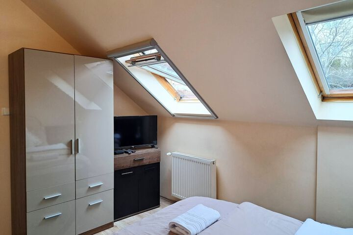Room 7 of 71