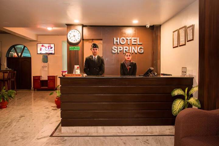 Hotel Spring