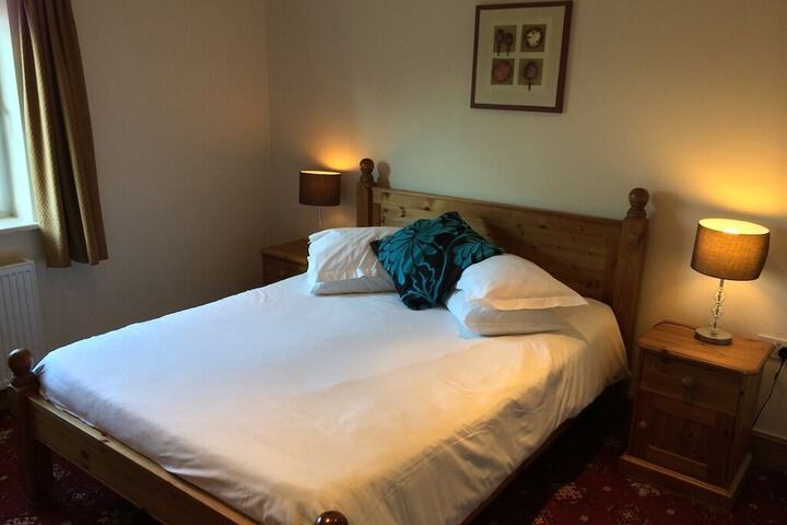 Room 3 of 28