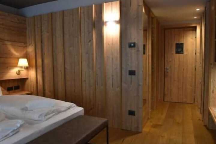 Room 25 of 67