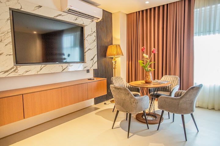 Room 8 of 22