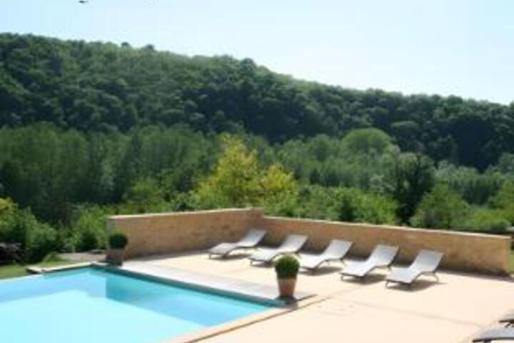 Pool 17 of 23