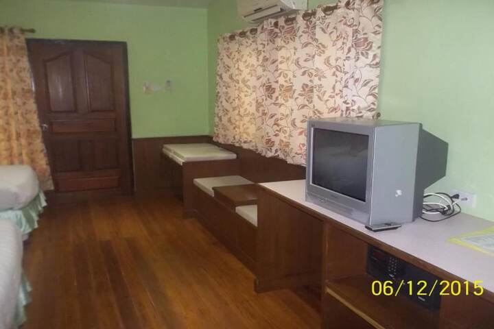 Room 106 of 128