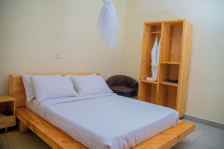 Room 27 of 53