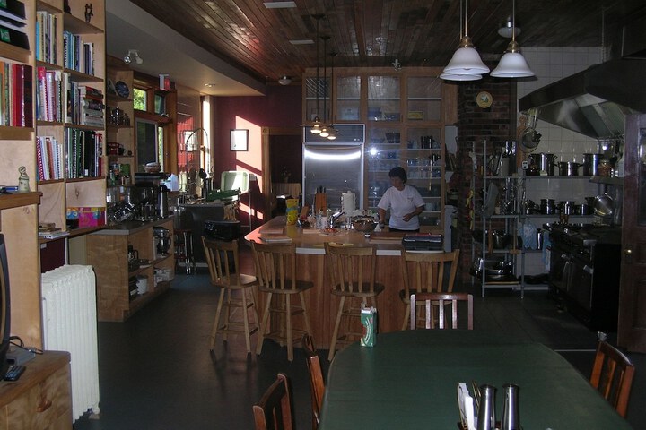 Dining 17 of 21