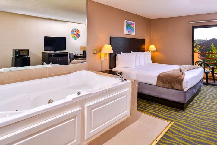 1 King Bed (1 of 55)