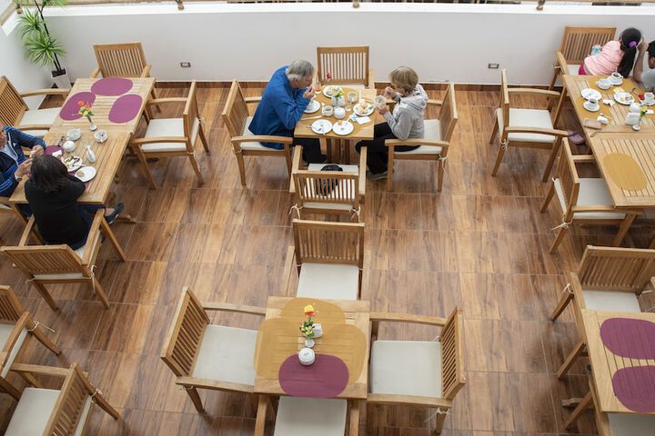 Dining 48 of 93