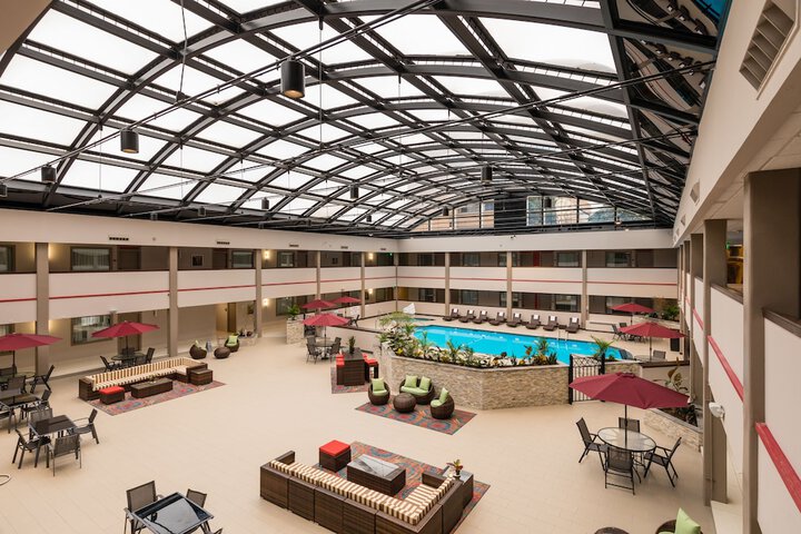 Brookfield Milwaukee Hotel