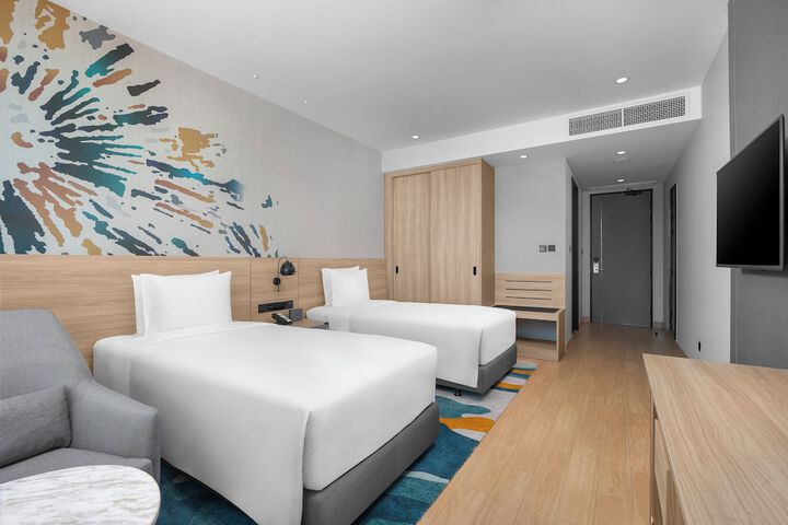 Room 20 of 142