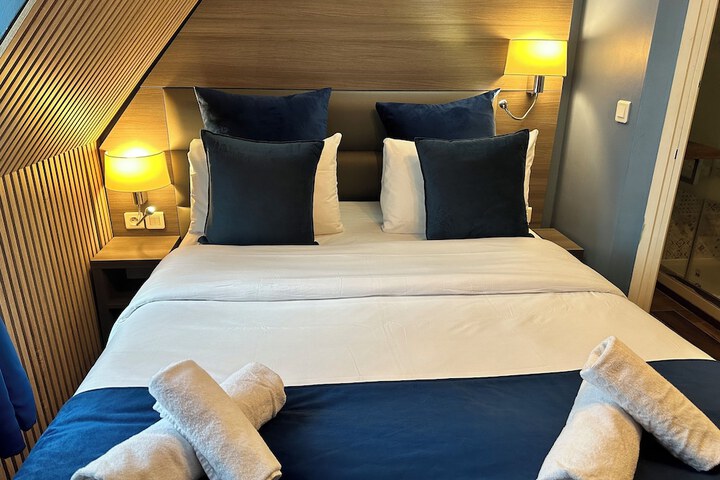 Room 18 of 38