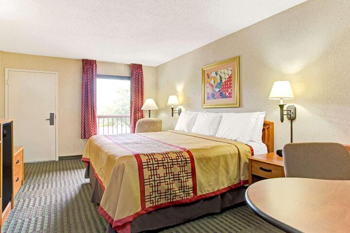 1 Double Bed (1 of 7)